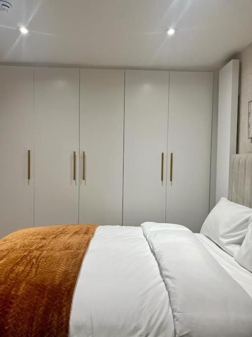 런던 New Flat In Holland Park 아파트 외부 사진