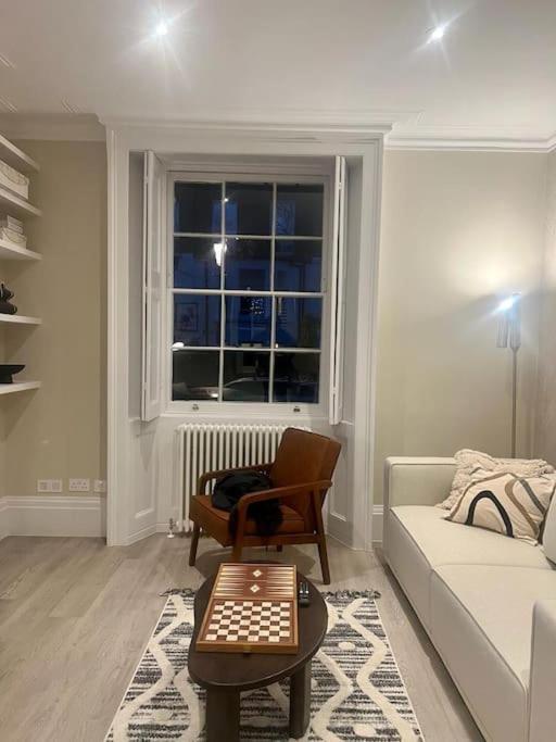 런던 New Flat In Holland Park 아파트 외부 사진