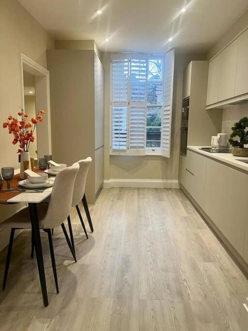 런던 New Flat In Holland Park 아파트 외부 사진